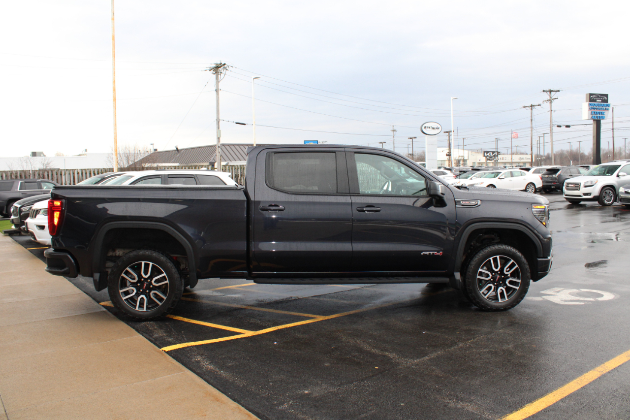 GMC Sierra 1500 AT4 Crew Cab 4WD 2022