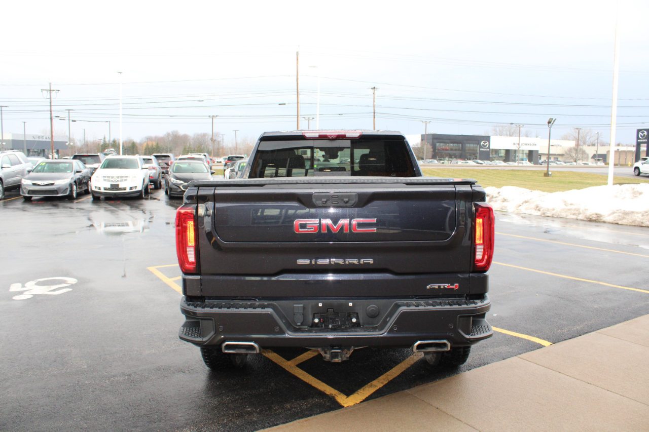 GMC Sierra 1500 AT4 Crew Cab 4WD 2022
