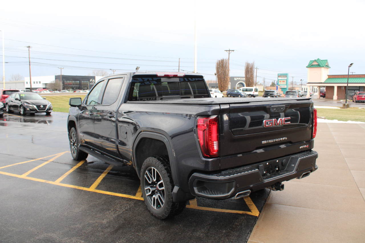 GMC Sierra 1500 AT4 Crew Cab 4WD 2022