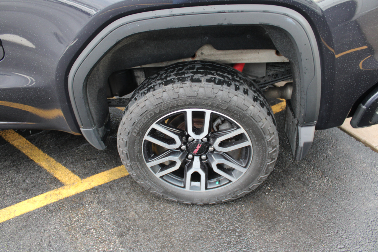 GMC Sierra 1500 AT4 Crew Cab 4WD 2022