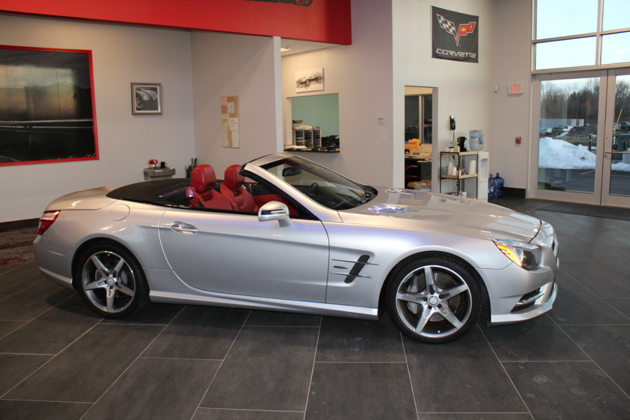 Mercedes-Benz SL-Class SL550R 2013