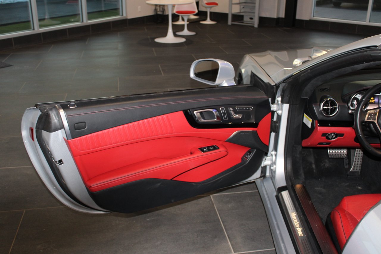 Mercedes-Benz SL-Class SL550R 2013