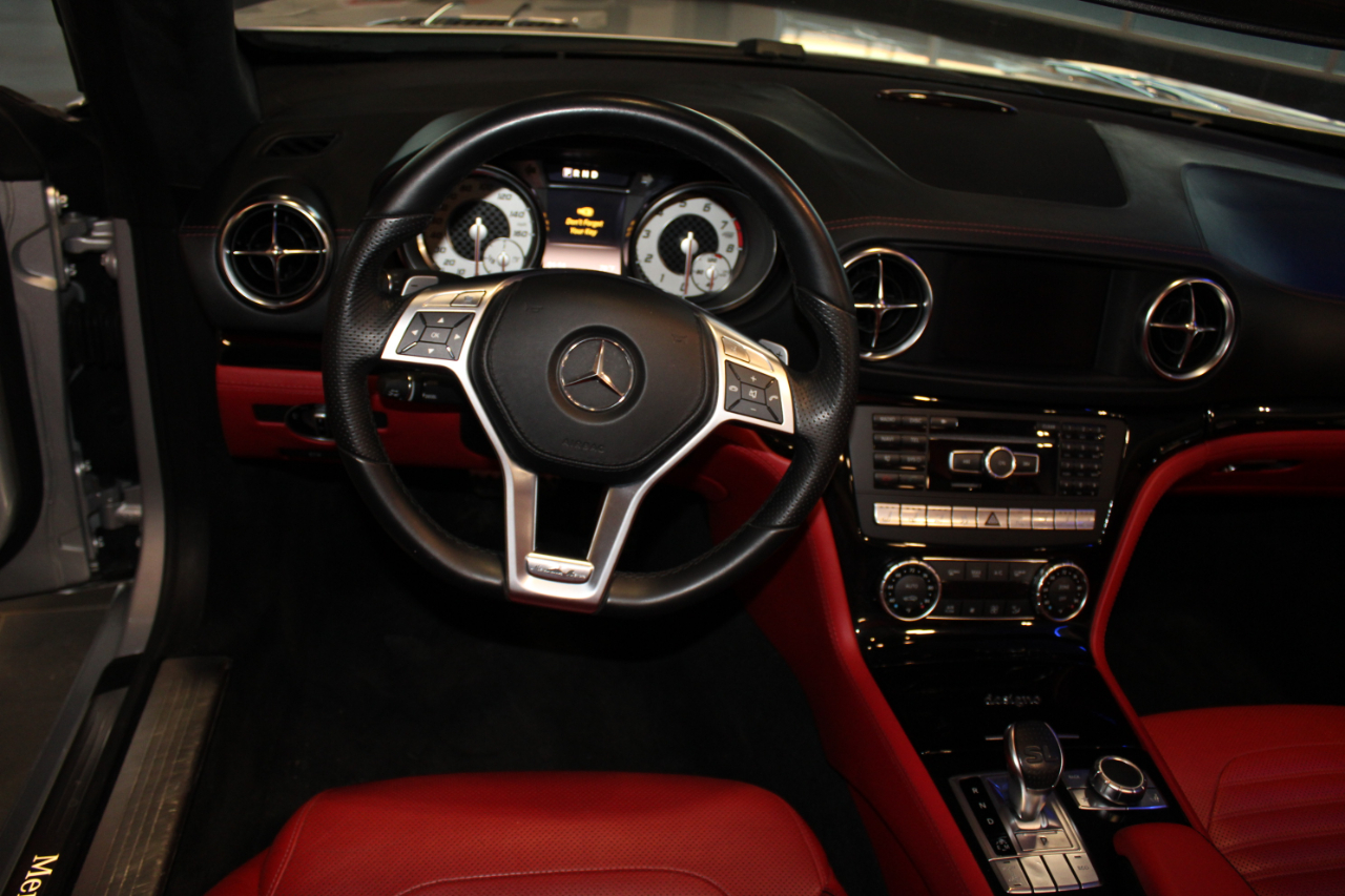 Mercedes-Benz SL-Class SL550R 2013