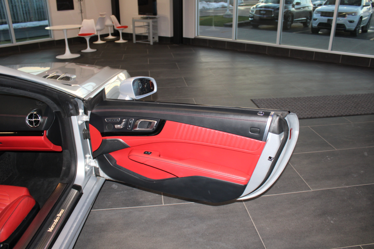 Mercedes-Benz SL-Class SL550R 2013