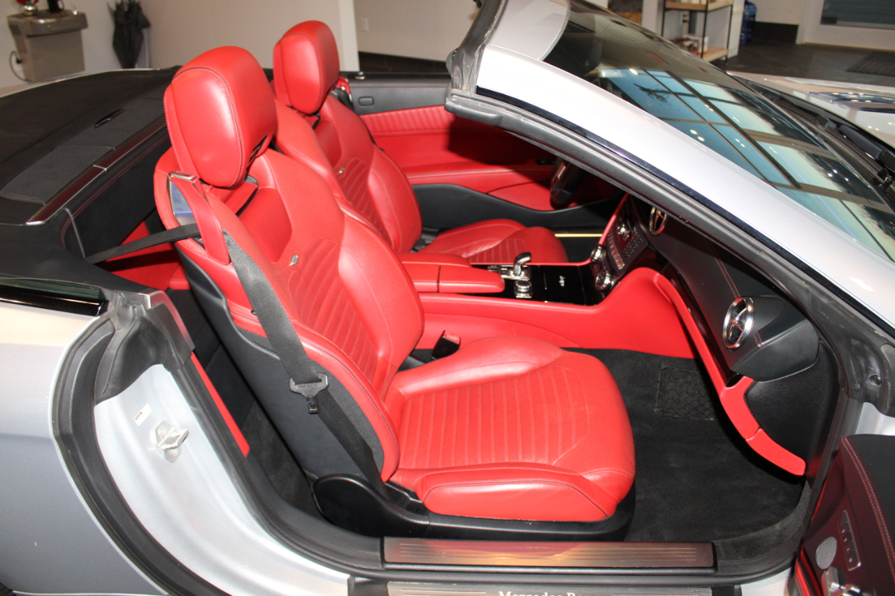 Mercedes-Benz SL-Class SL550R 2013