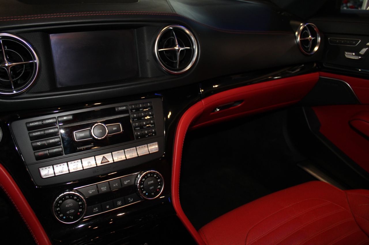 Mercedes-Benz SL-Class SL550R 2013