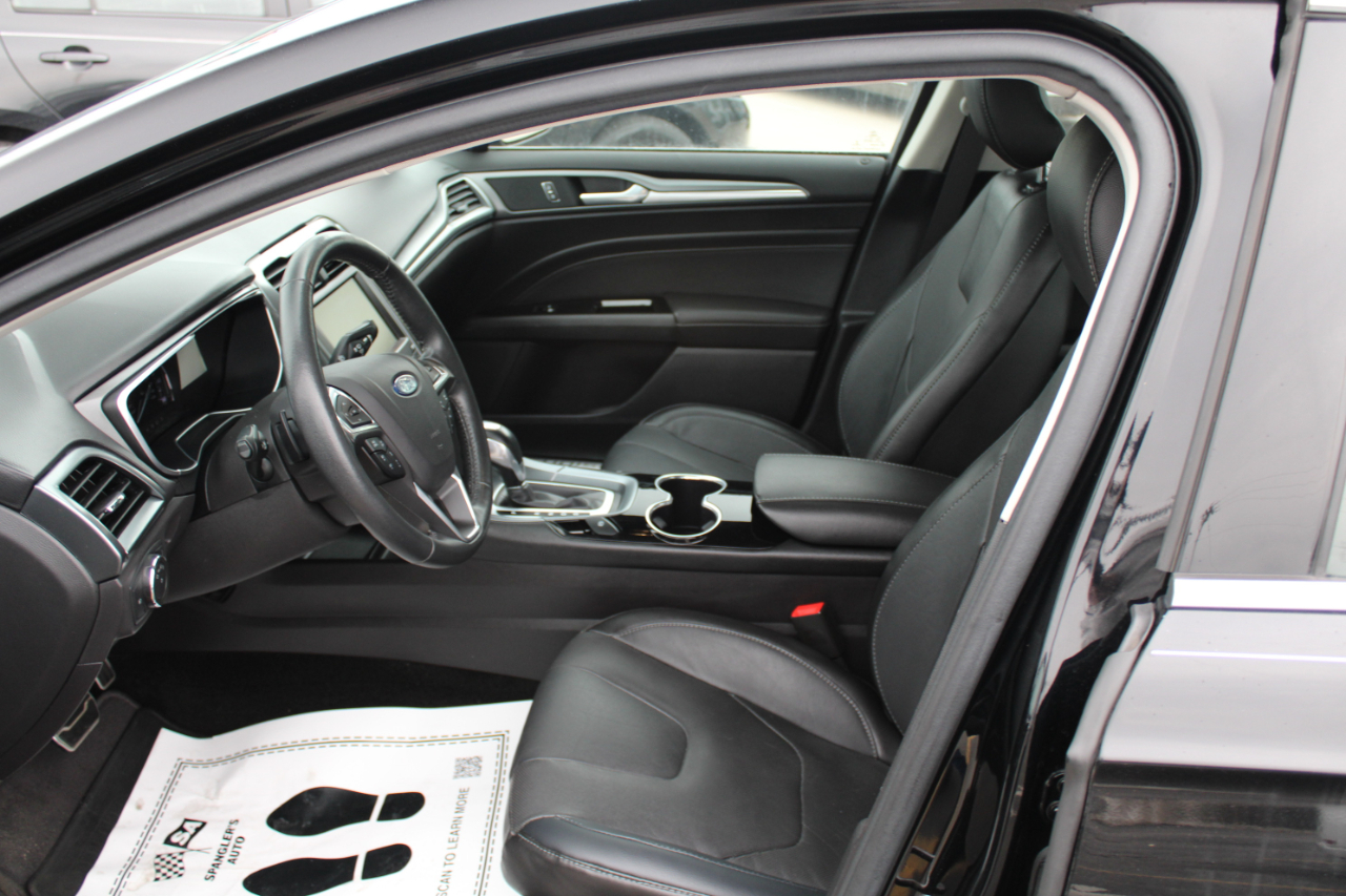 Ford Fusion Titanium AWD 2016