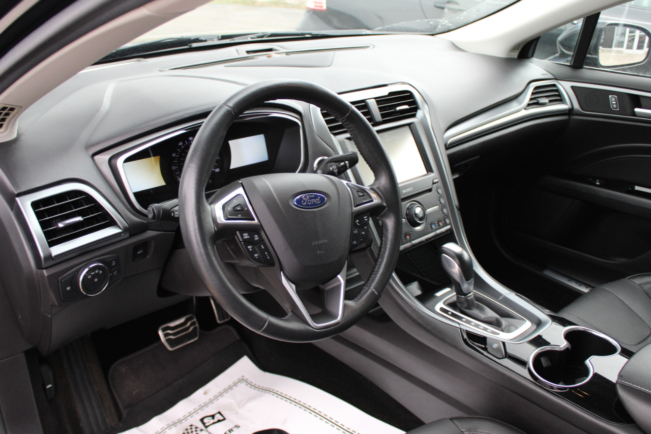 Ford Fusion Titanium AWD 2016