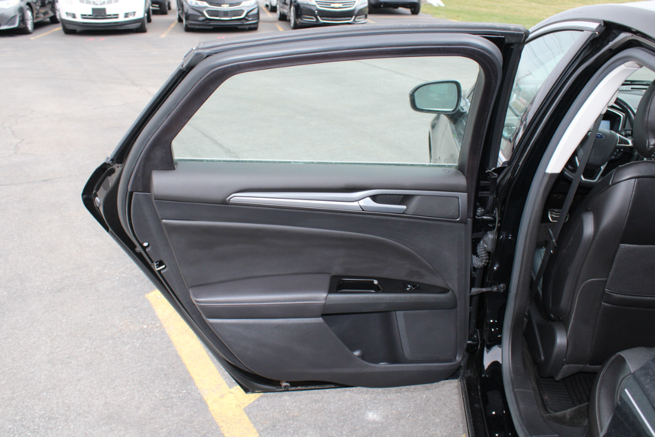 Ford Fusion Titanium AWD 2016