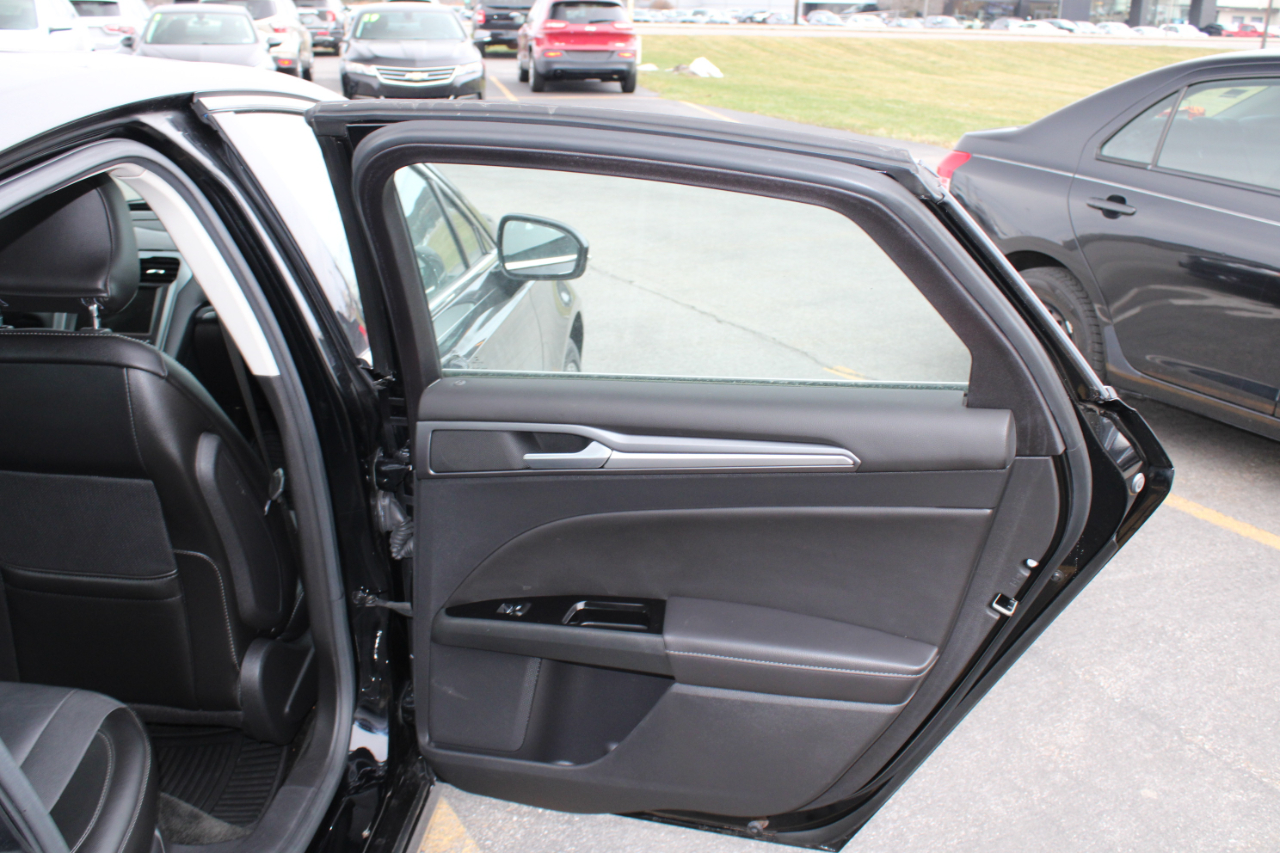 Ford Fusion Titanium AWD 2016