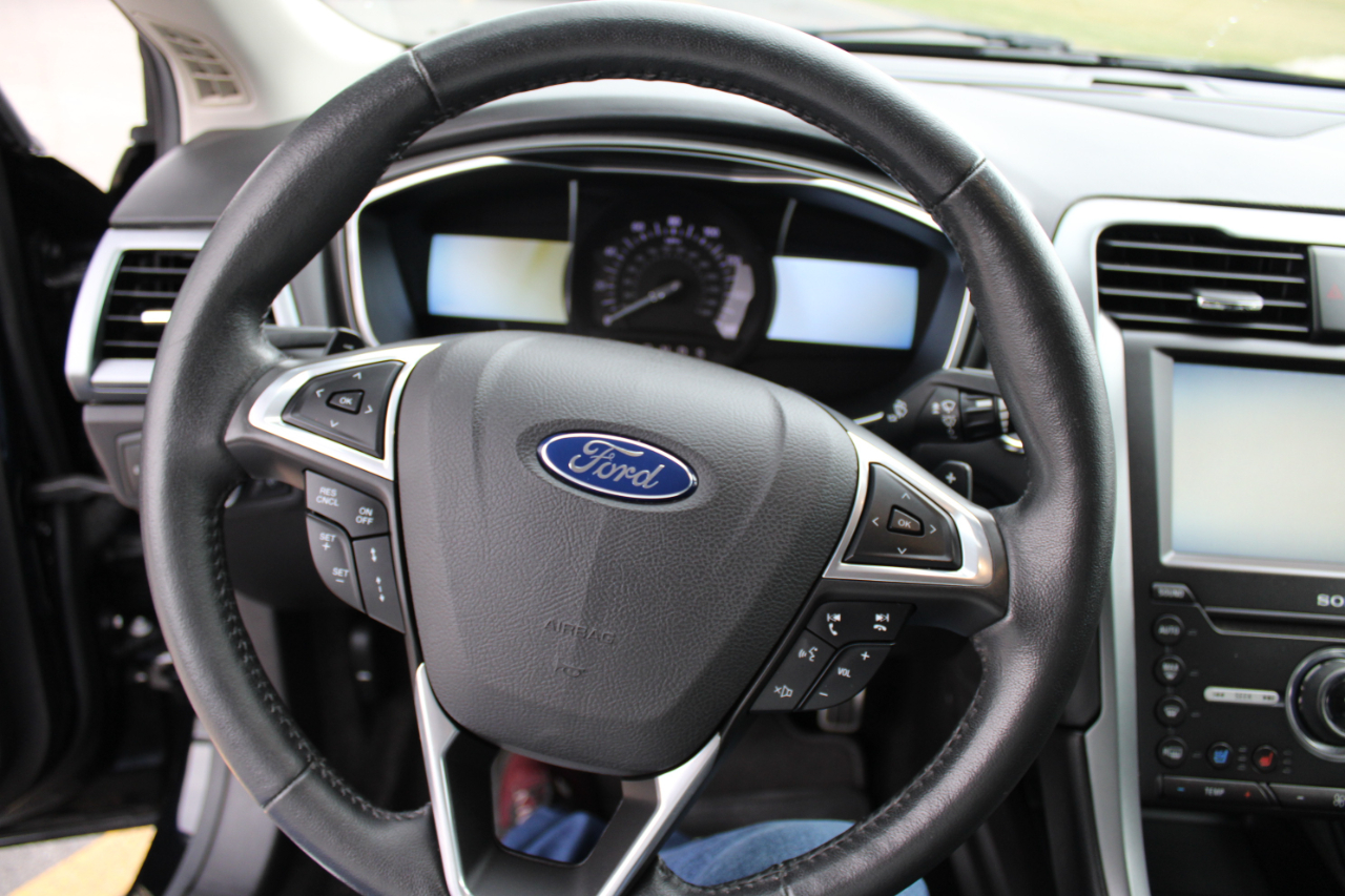 Ford Fusion Titanium AWD 2016