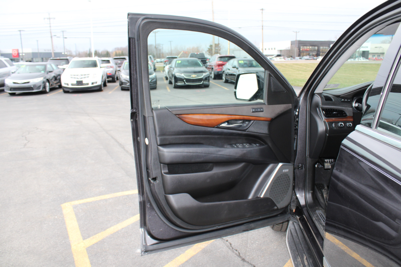 Cadillac Escalade Luxury 4WD 2018