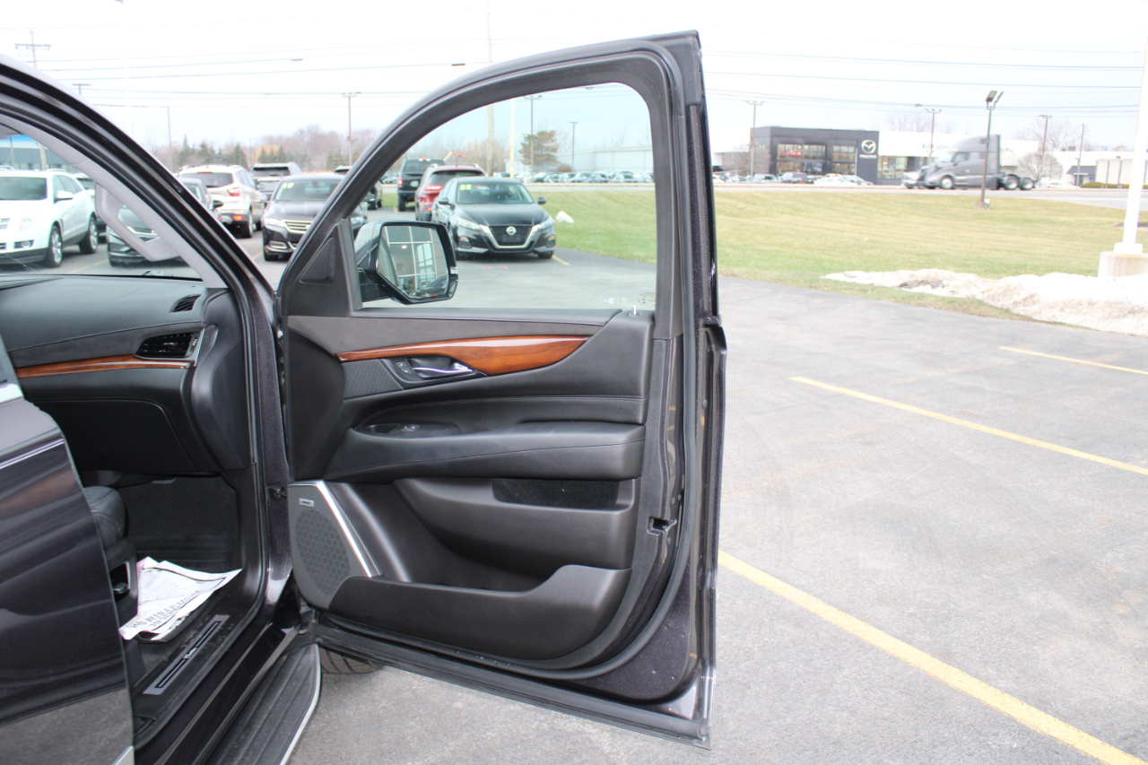 Cadillac Escalade Luxury 4WD 2018