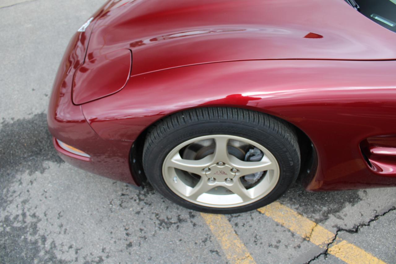 Chevrolet Corvette  2003