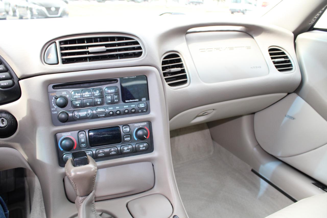 Chevrolet Corvette  2003