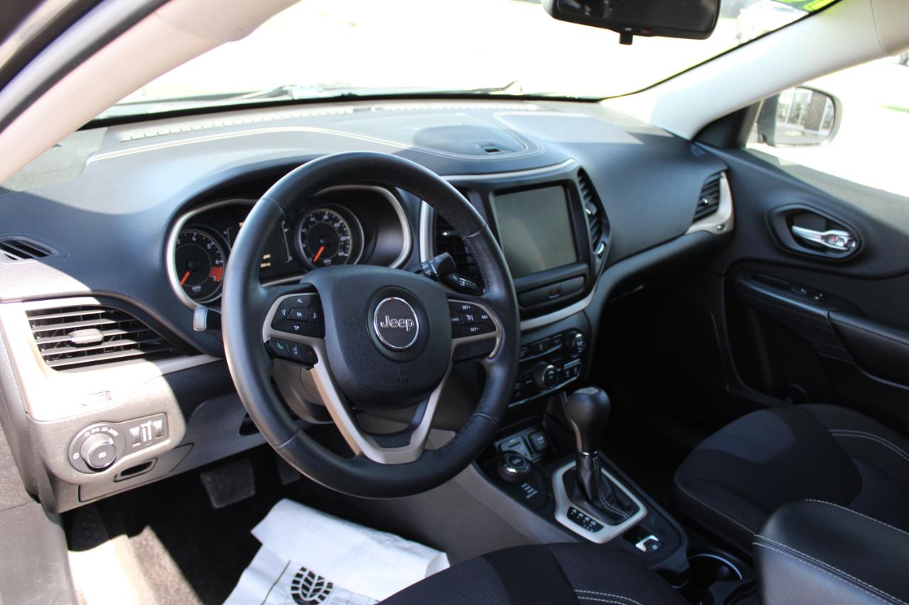 Jeep Cherokee Latitude 4WD 2015