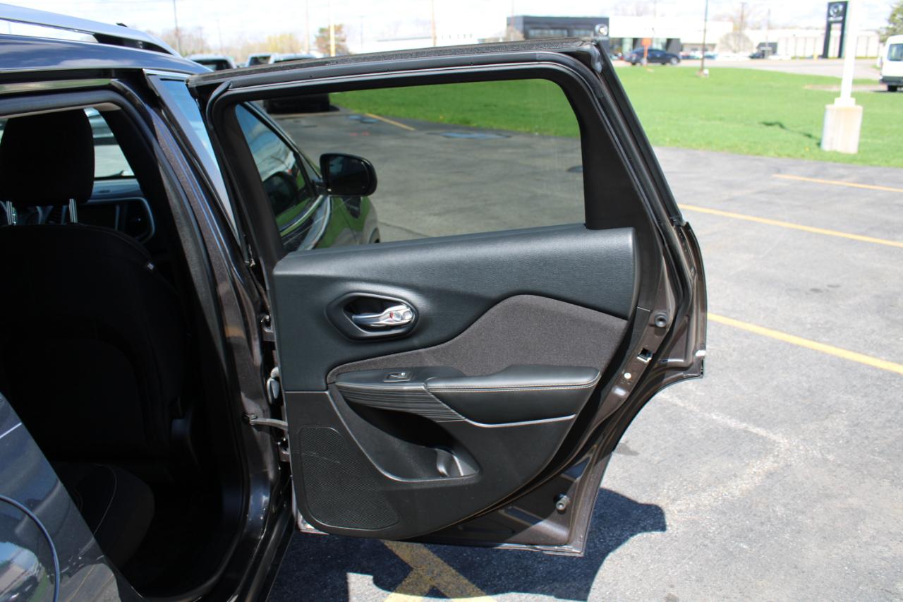 Jeep Cherokee Latitude 4WD 2015