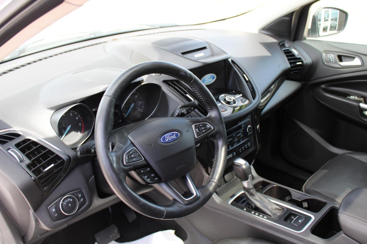 Ford Escape Titanium 4WD 2017
