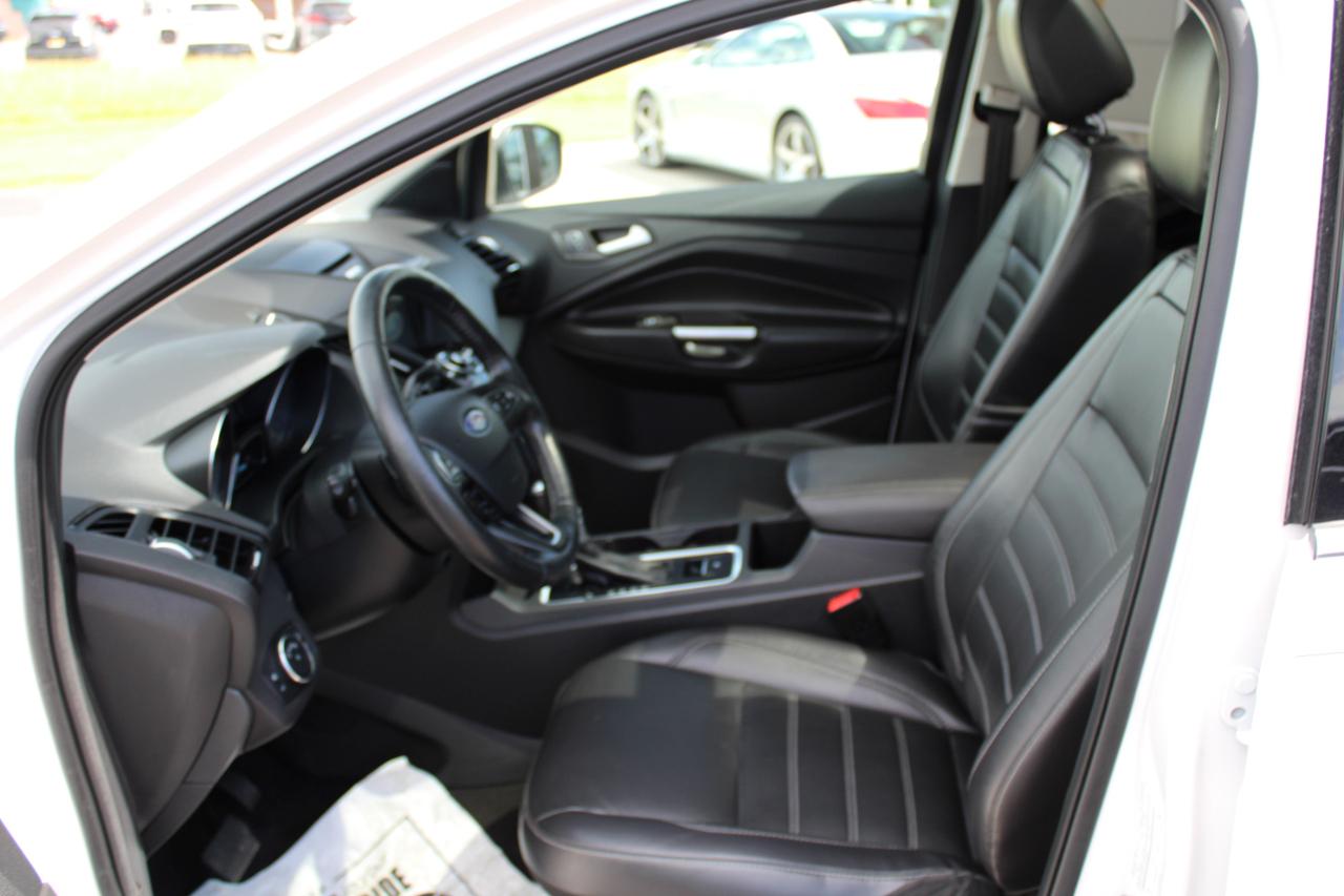 Ford Escape Titanium 4WD 2017