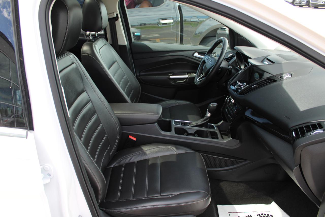 Ford Escape Titanium 4WD 2017