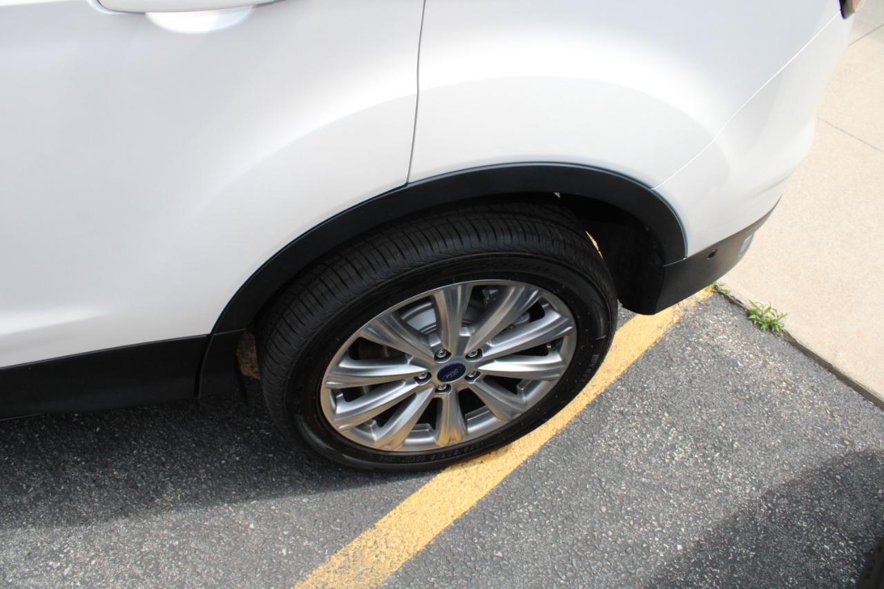 Ford Escape Titanium 4WD 2017