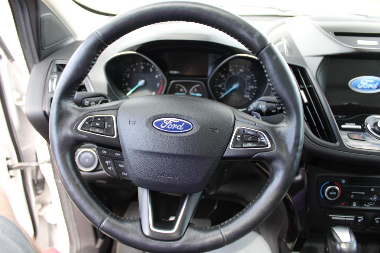 Ford Escape Titanium 4WD 2017