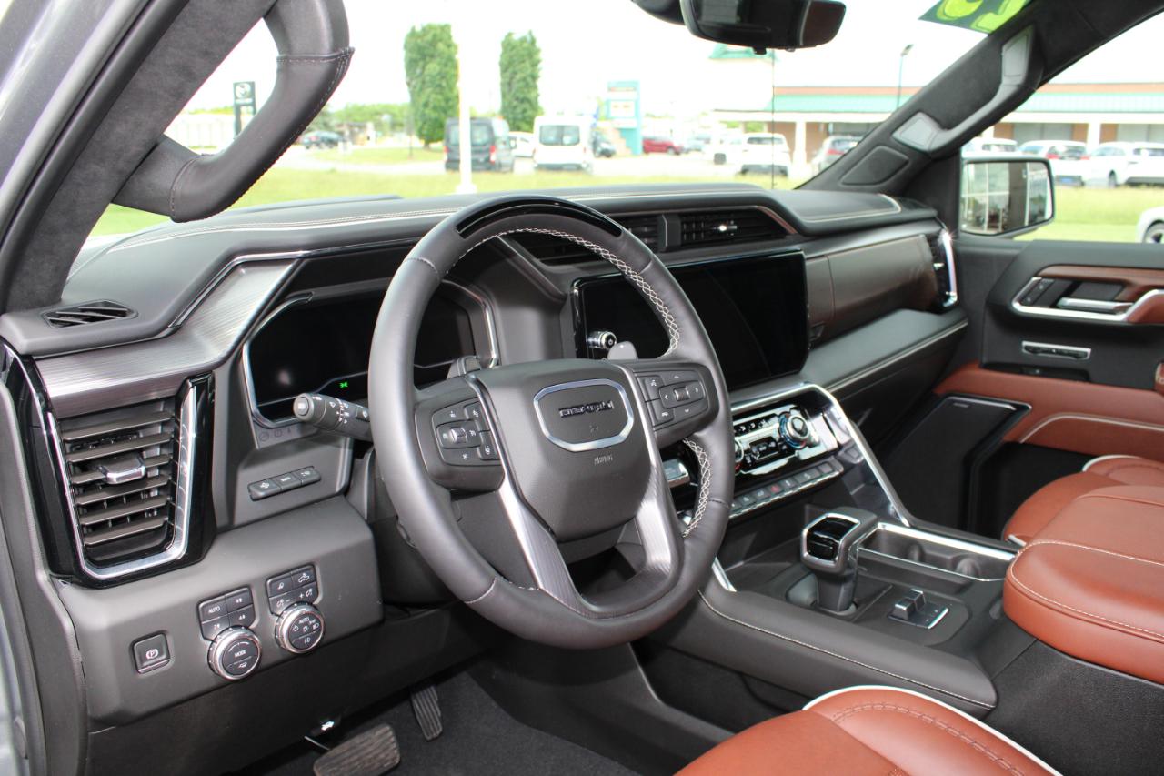 GMC Sierra 1500 Denali Ultimate Crew Cab 4WD 2025