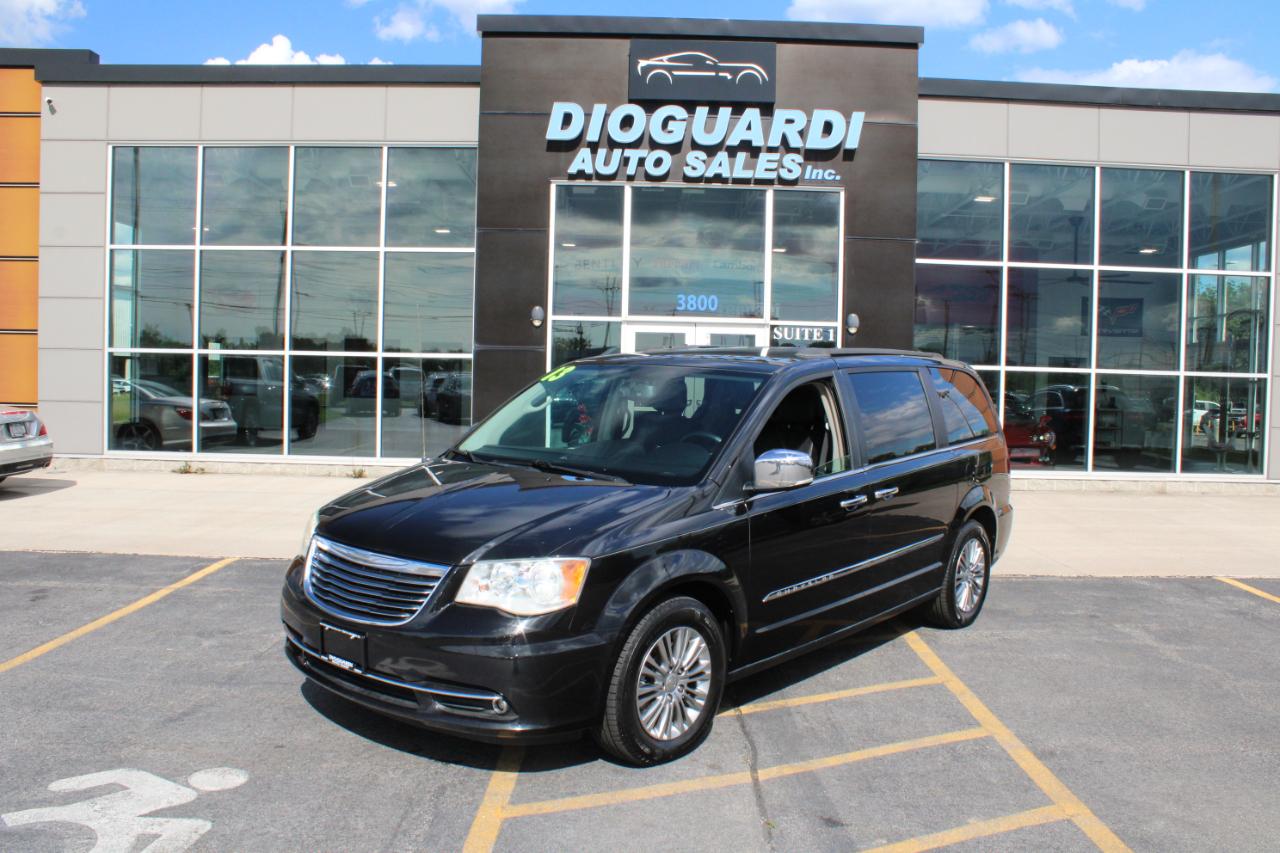Chrysler Town & Country Touring-L 2013