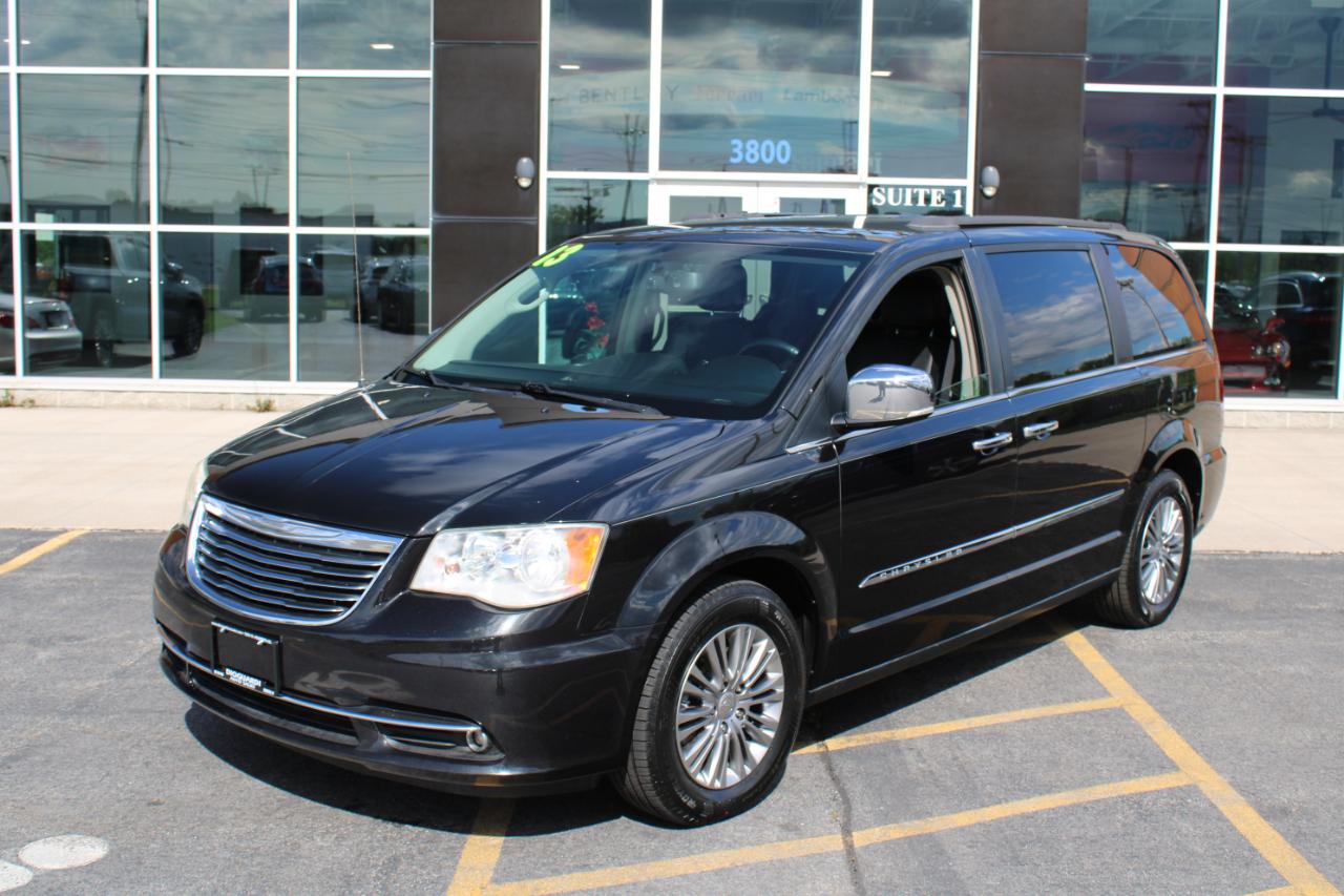 Chrysler Town & Country Touring-L 2013