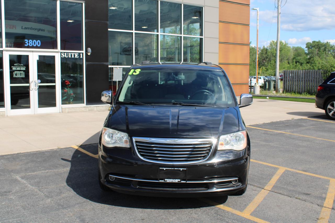 Chrysler Town & Country Touring-L 2013