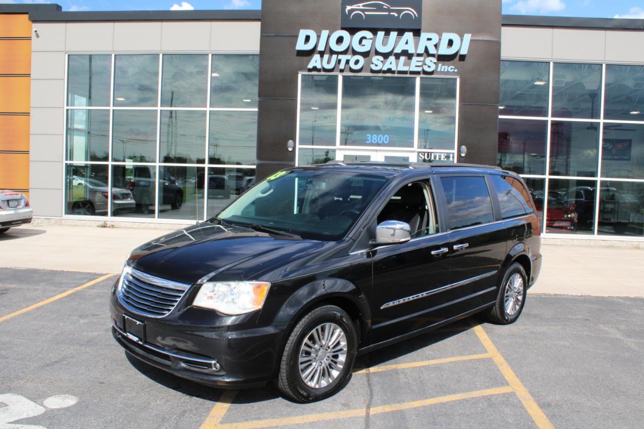 Chrysler Town & Country Touring-L 2013