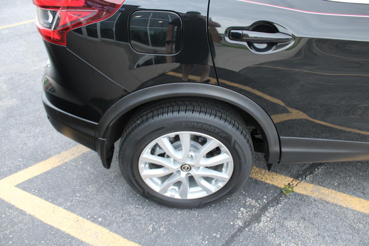 Nissan Rogue Sport SV AWD 2020