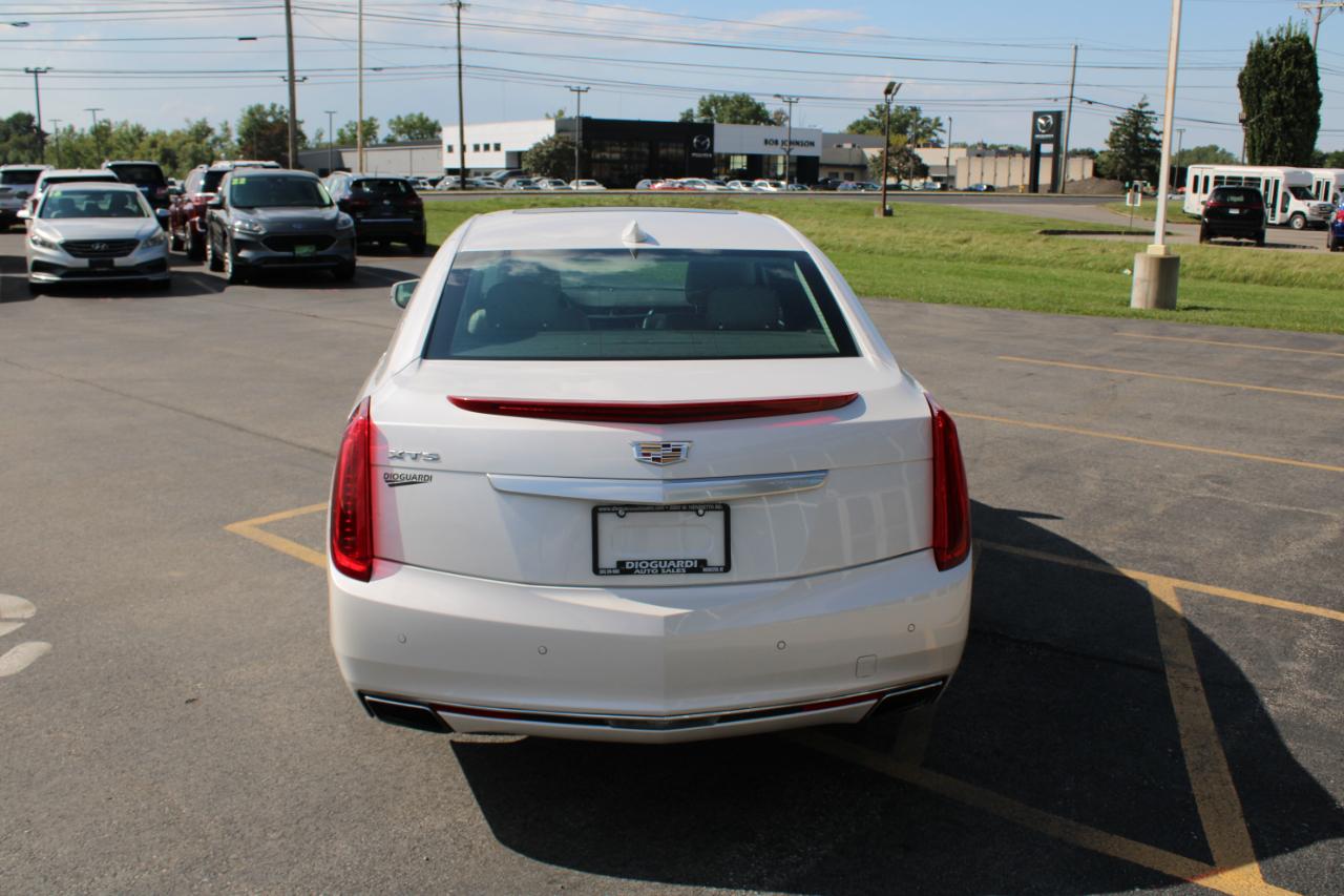 Cadillac XTS Luxury FWD 2017