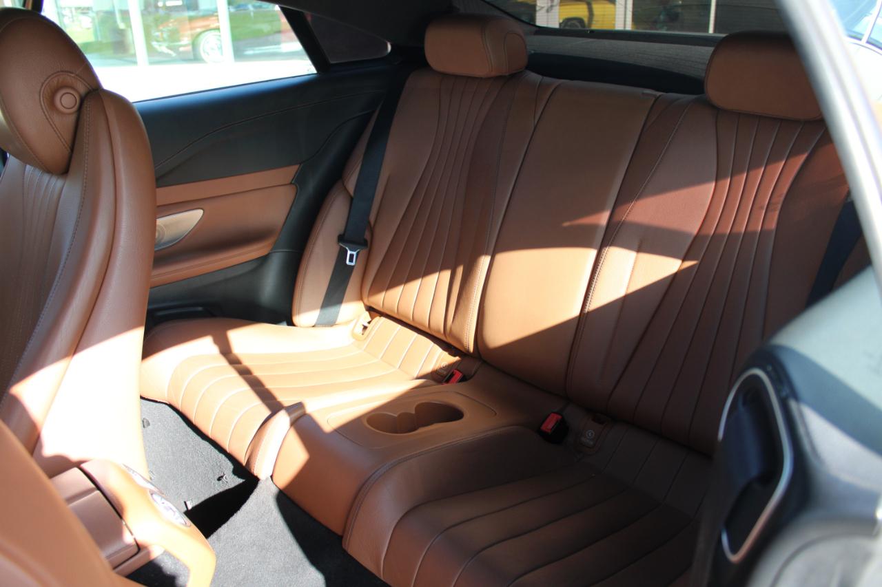 Mercedes-Benz E-Class photo 18