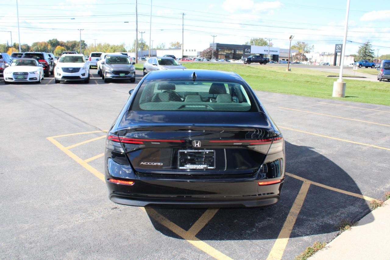 Honda Accord photo 10