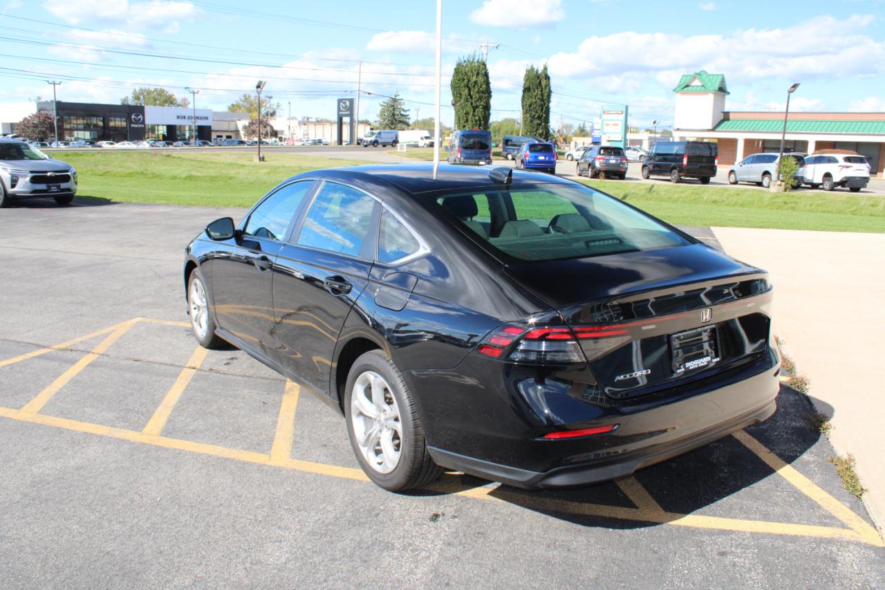 Honda Accord photo 11
