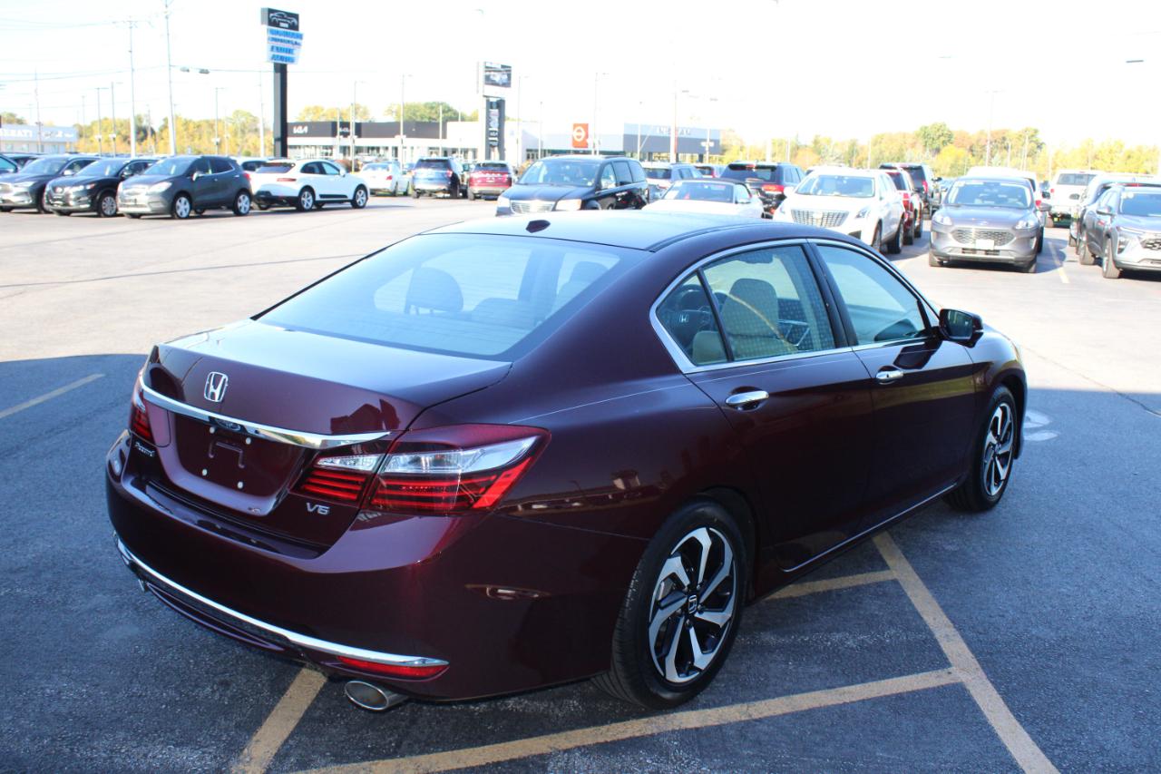 Honda Accord photo 9
