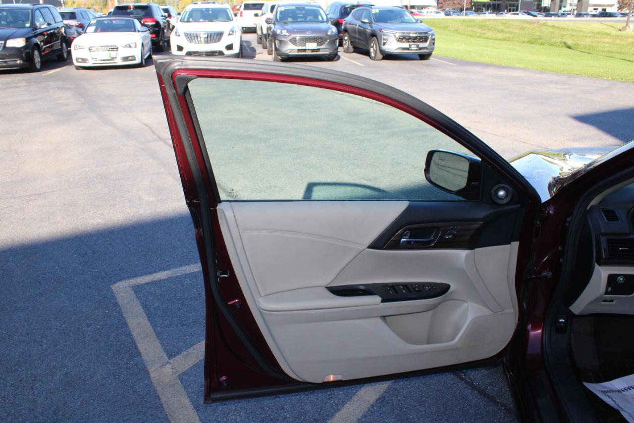Honda Accord photo 19
