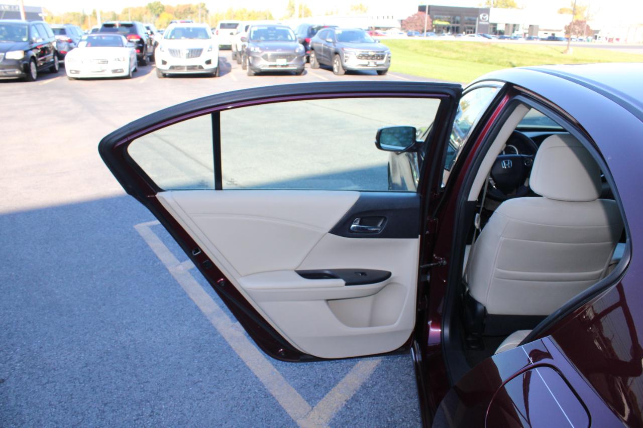Honda Accord photo 22