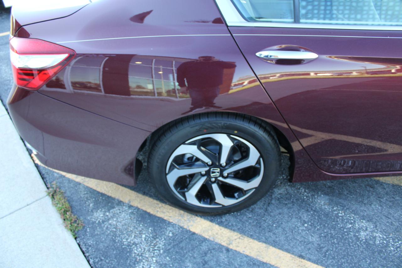 Honda Accord photo 30