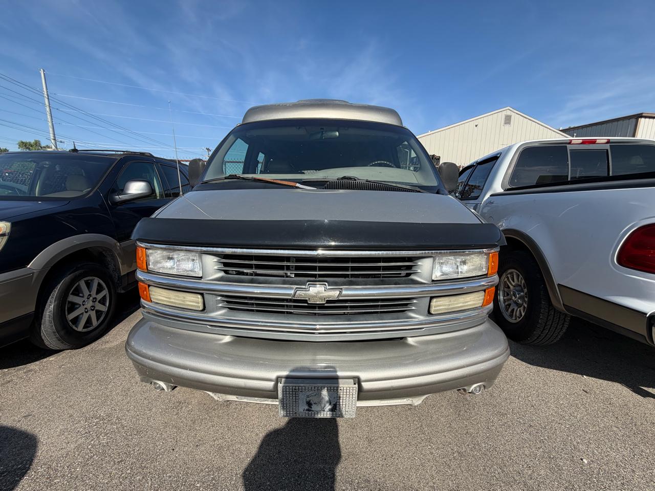 Chevrolet Express 1500 Cargo 2000