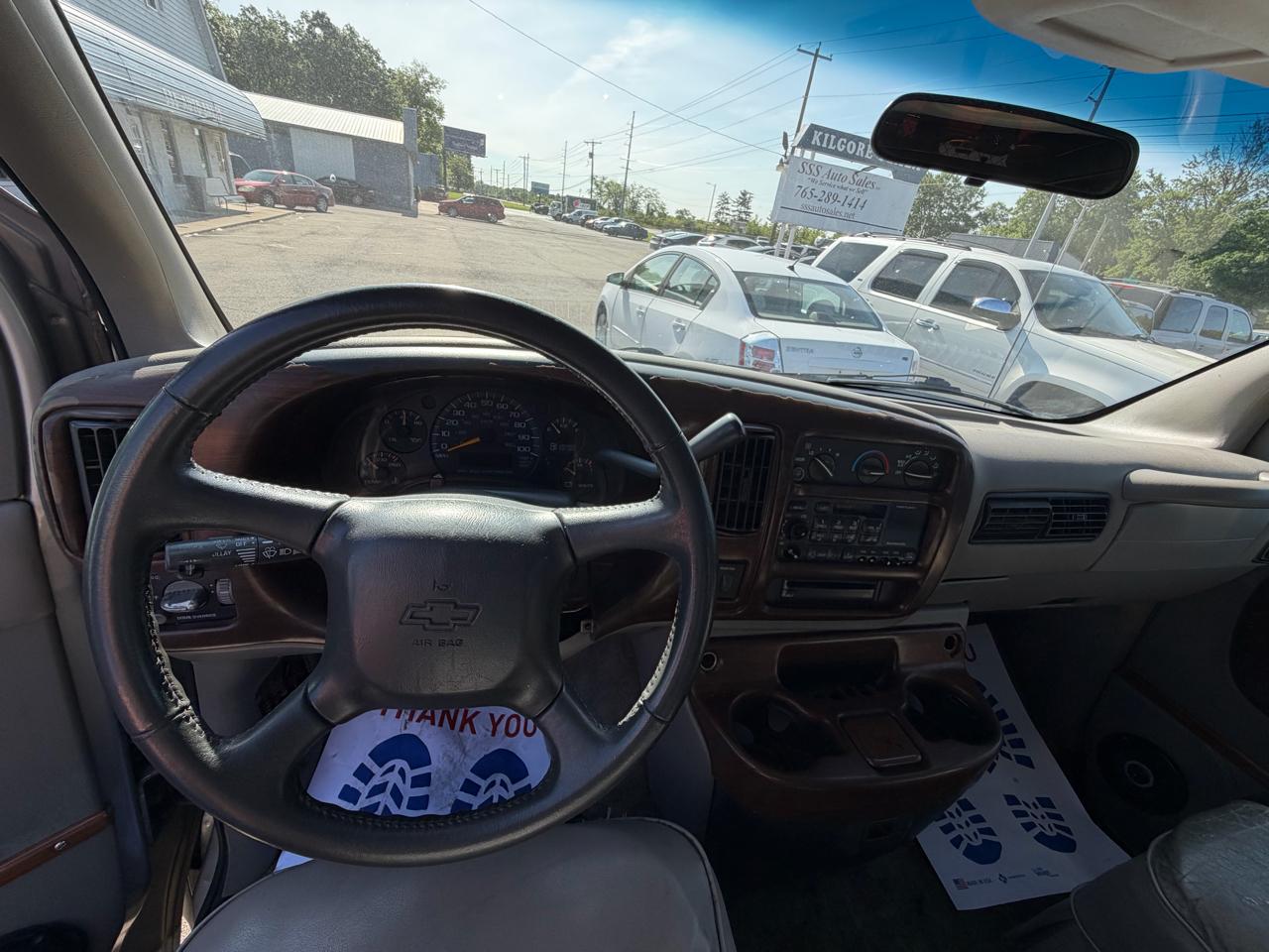 Chevrolet Express 1500 Cargo 2000