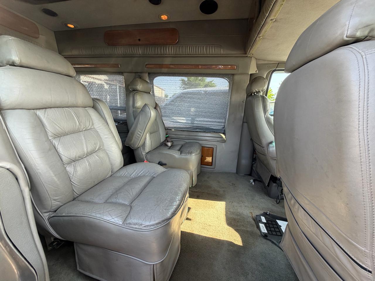 Chevrolet Express 1500 Cargo 2000