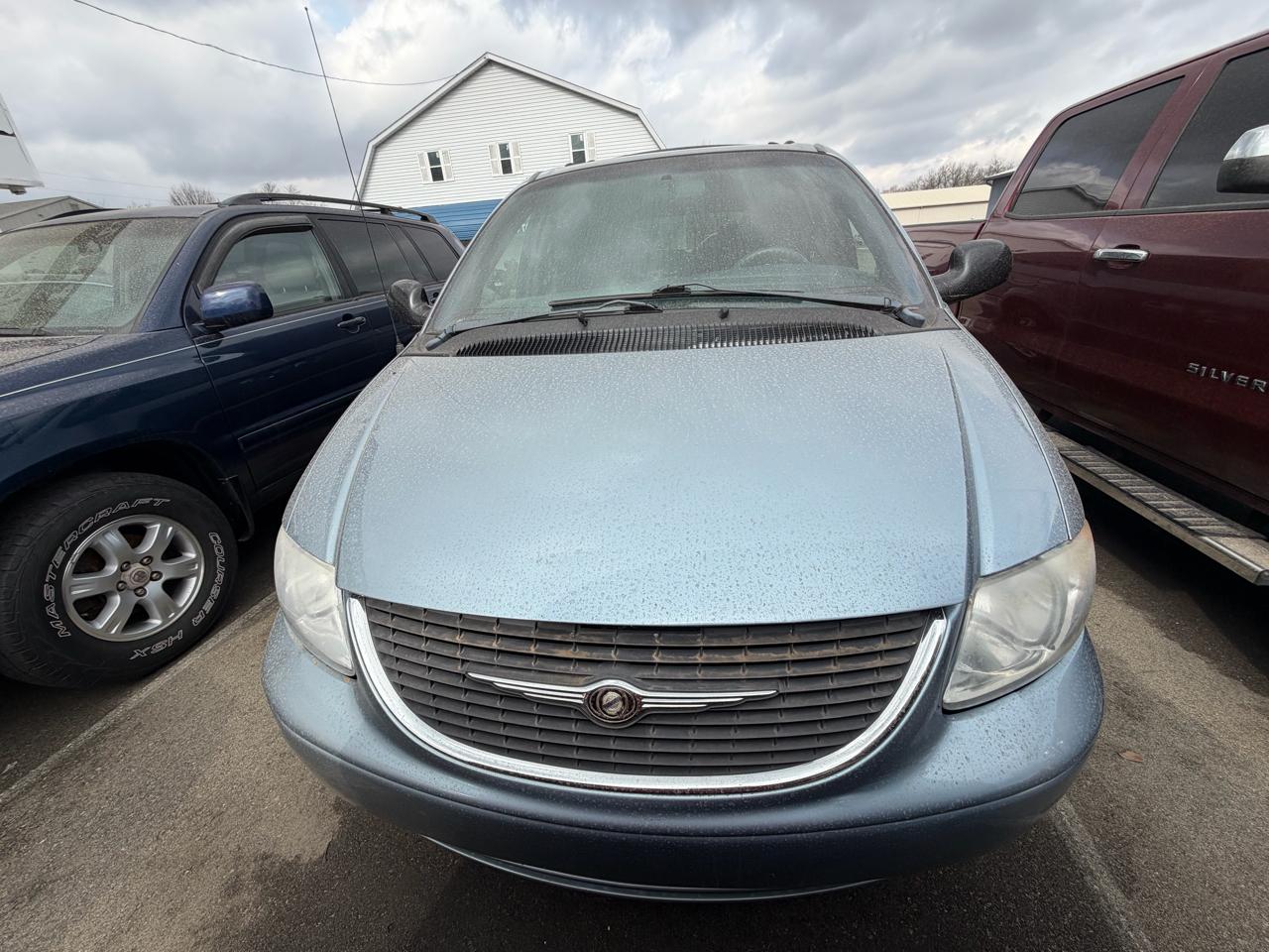 Chrysler Town & Country LX 2002