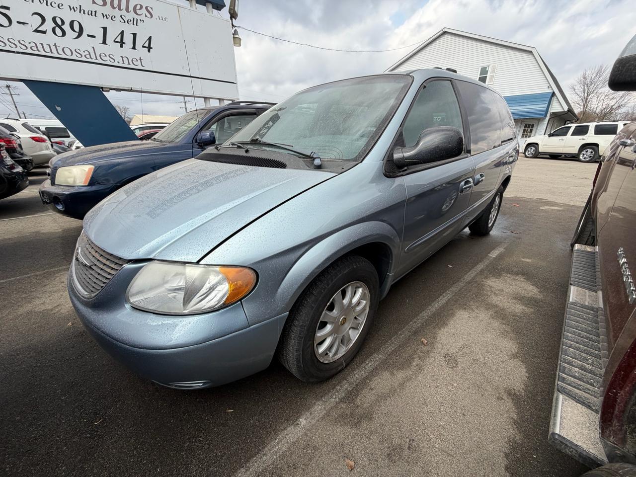 Chrysler Town & Country LX 2002
