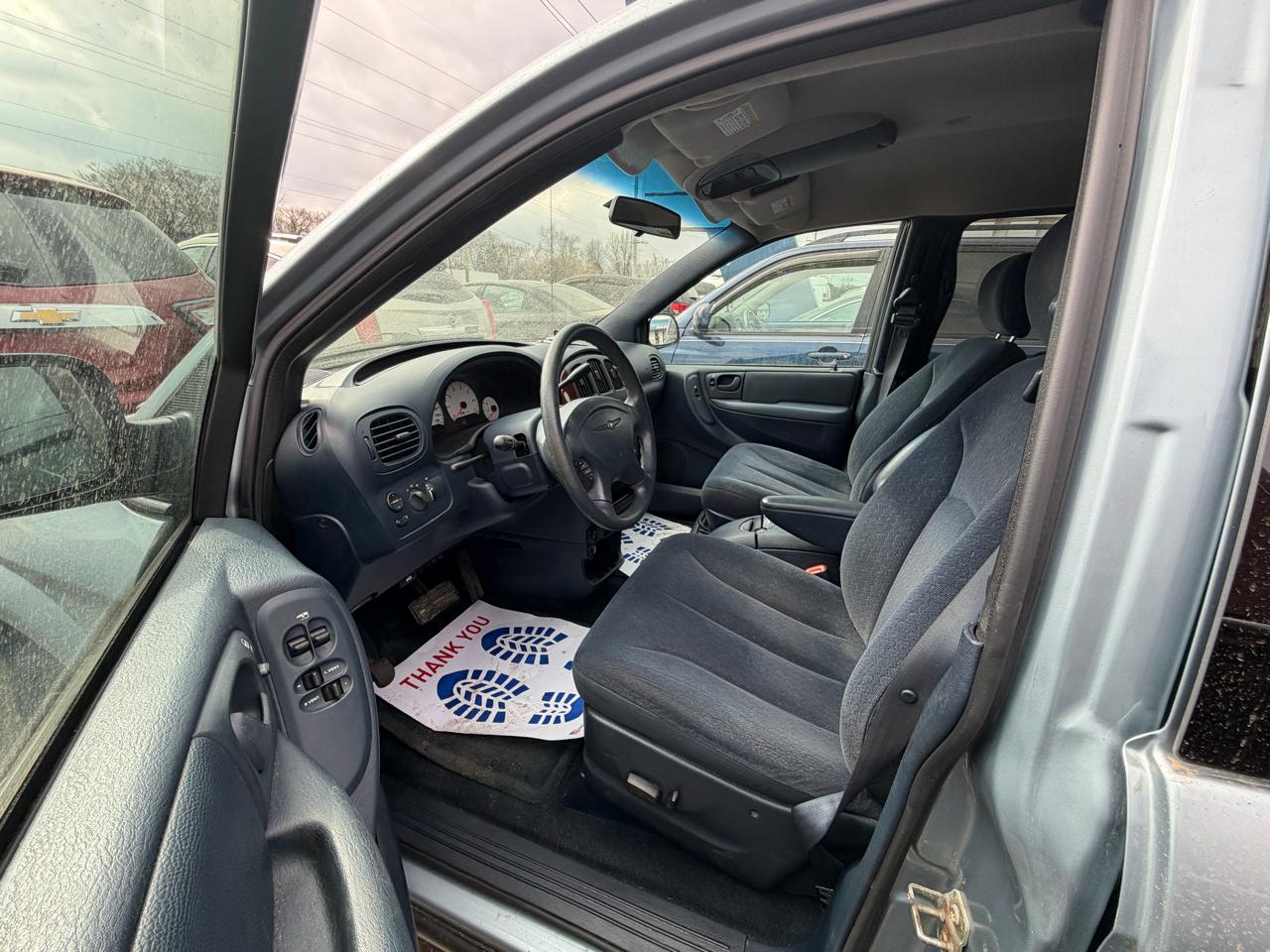 Chrysler Town & Country LX 2002