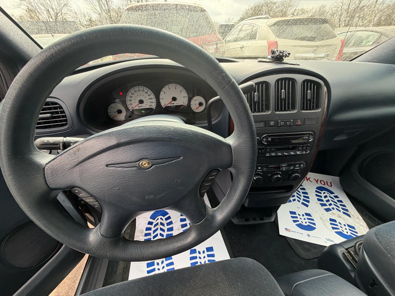 Chrysler Town & Country LX 2002