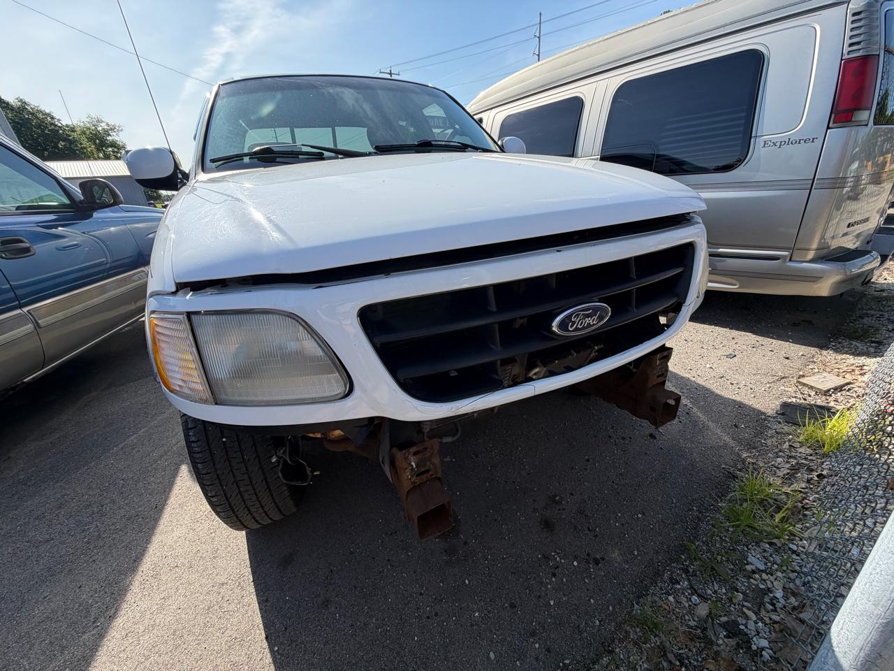 Ford F-150 XLT SuperCrew 2WD 2001