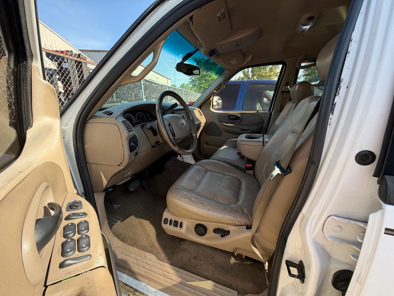 Ford F-150 XLT SuperCrew 2WD 2001