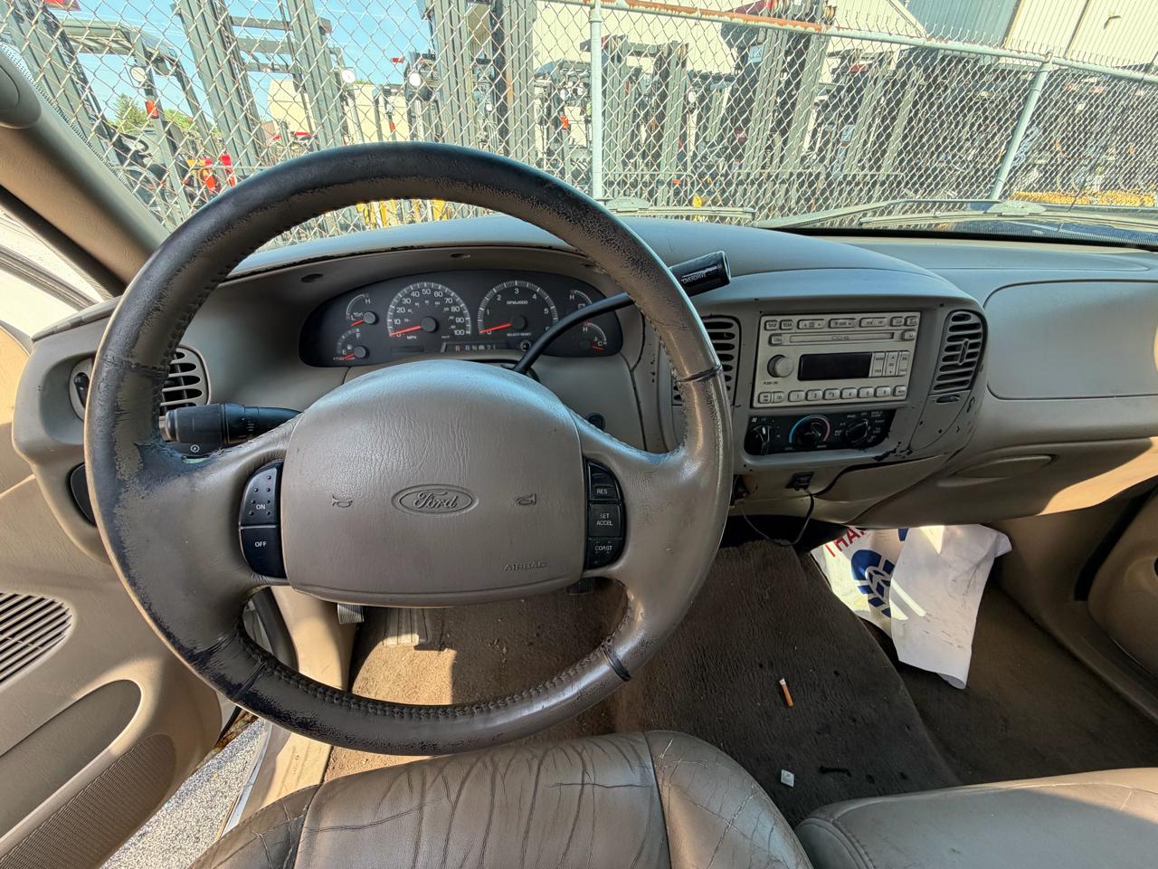 Ford F-150 XLT SuperCrew 2WD 2001